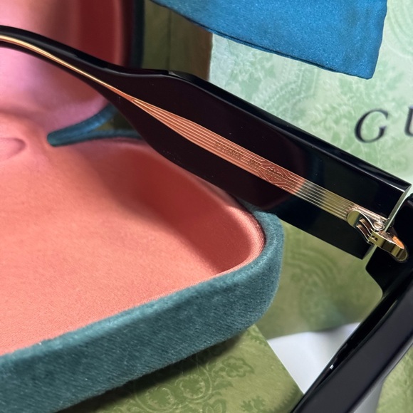 Gucci Black Sunglasses
